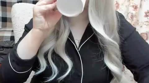 blondymargaret online show from March 3, 9:22 am