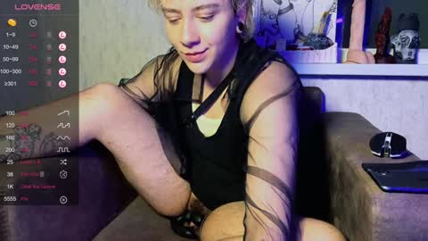 Snapshot of blooming_soul chatting on February 8, 7:27 pm blooming_soul online show from February 8, 7:27 pm