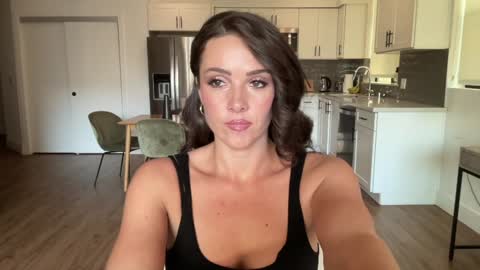 Snapshot of bloomyogi chatting on October 18, 10:03 pm Emma Bloom online show from October 18, 10:03 pm