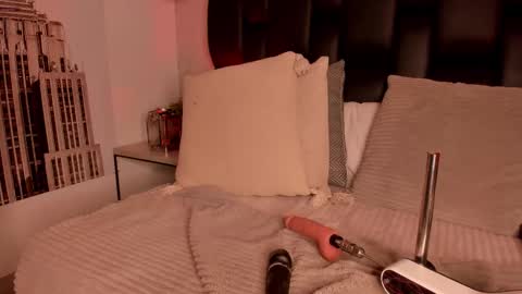 blue_anngel online show from March 6, 1:37 am