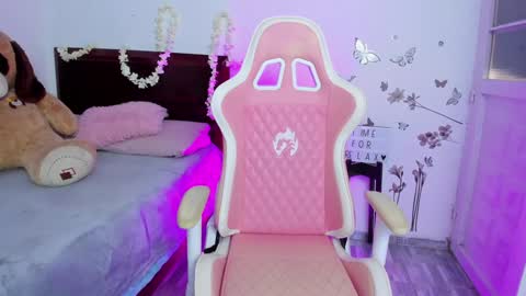 Linda  online show from January 29, 7:22 pm