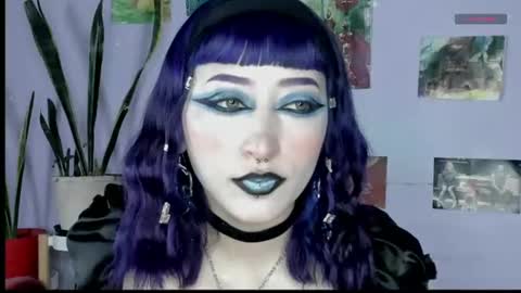 Sophie  online show from August 9, 6:30 am