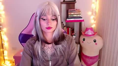 Im Abril .. Nice to meet you  thumb up me please its important  INDEPENDENT MODEL online show from November 7, 2:36 am