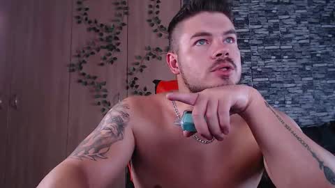 blueeyeboy0 online show from February 6, 12:41 pm