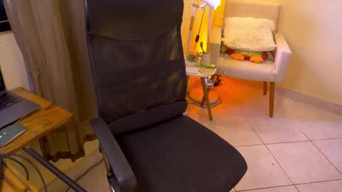 FLORAA online show from January 8, 6:14 pm