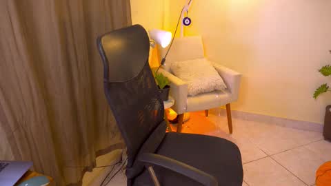 FLORAA online show from November 26, 3:42 pm