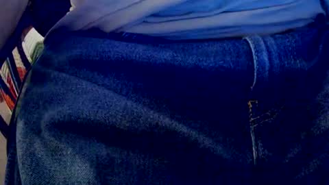 Snapshot of bobbie420_ chatting on January 14, 3:01 am bobbie420_ online show from January 14, 3:01 am