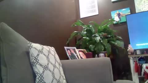 Snapshot of bobblehead31382 chatting on February 4, 11:27 pm bobblehead31382 online show from February 4, 11:27 pm