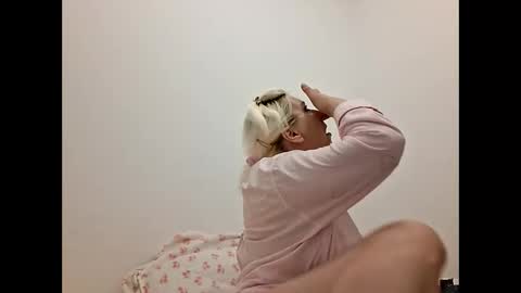 boginya1 online show from December 17, 8:37 pm