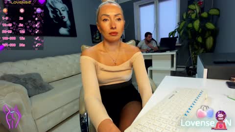 bonnie_annd_clyde online show from December 13, 1:55 pm