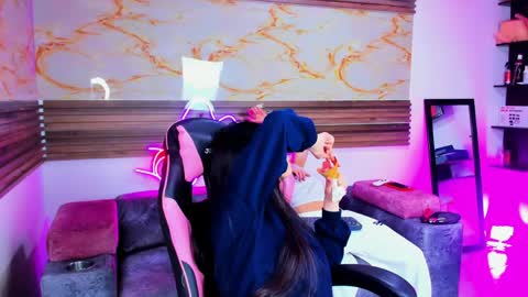 becky online show from April 22, 8:49 pm