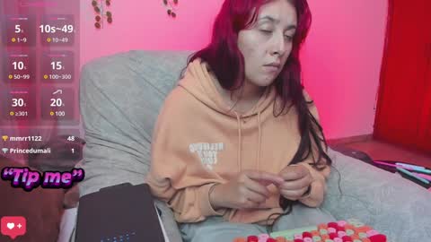 Bonnie Help me reach 500 likes online show from December 4, 12:13 am