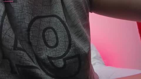 Bonnie Help me reach 500 likes online show from February 17, 11:33 pm