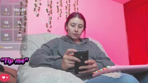 Bonnie Help me reach 500 likes online show from December 5, 12:58 am