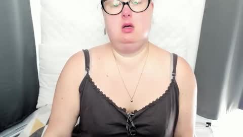 Bonnie online show from October 7, 10:11 am