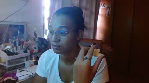 Queen Bon Vivantt online show from February 20, 5:30 pm