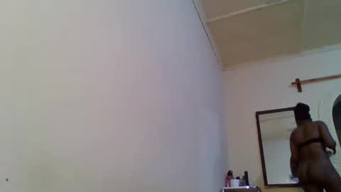 Snapshot of bootie_caramel chatting on September 22, 7:23 am bootie_caramel online show from September 22, 7:23 am