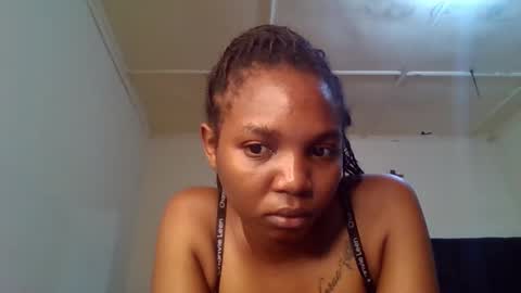 Snapshot of bootie_caramel chatting on October 4, 12:25 pm bootie_caramel online show from October 4, 12:25 pm