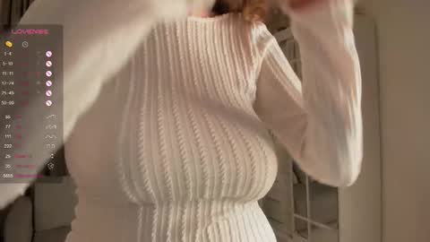 Snapshot of bootyfruttycutie chatting on October 3, 7:55 pm Ella online show from October 3, 7:55 pm