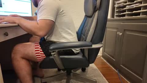 Snapshot of boredhorndog chatting on October 8, 1:50 pm Boredhorndog online show from October 8, 1:50 pm