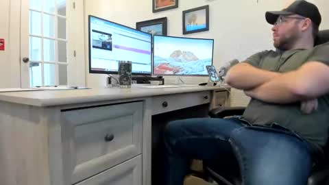 Snapshot of boredhorndog chatting on February 20, 4:14 pm Boredhorndog online show from February 20, 4:14 pm