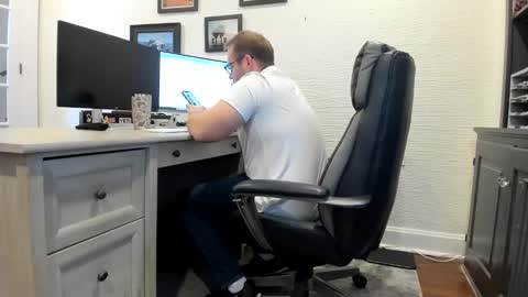 Snapshot of boredhorndog chatting on January 13, 4:41 pm Boredhorndog online show from January 13, 4:41 pm