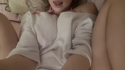 Snapshot of bouncyqueenmajesty chatting on February 8, 12:06 am Bouncy Queen Majesty online show from February 8, 12:06 am