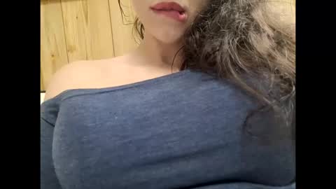 Snapshot of bouncyqueenmajesty chatting on October 17, 5:50 pm Bouncy Queen Majesty online show from October 17, 5:50 pm