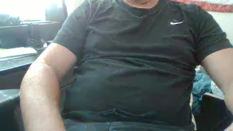 Snapshot of bourbonman144 chatting on September 24, 9:43 pm bourbonman144 online show from September 24, 9:43 pm