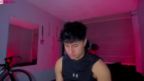 boy_nauthy online show from February 3, 4:04 am