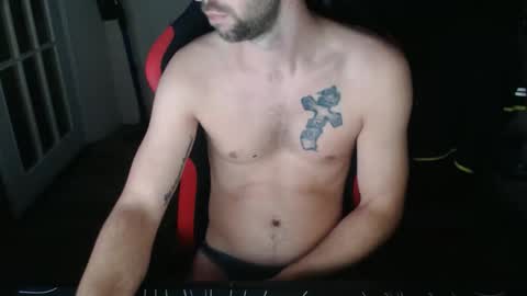 boy_t0y89 online show from December 18, 6:14 pm