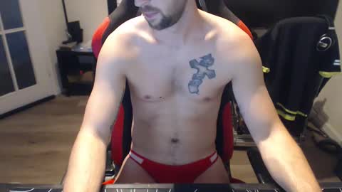 Snapshot of boy_t0y89 chatting on October 22, 7:22 am boy_t0y89 online show from October 22, 7:22 am