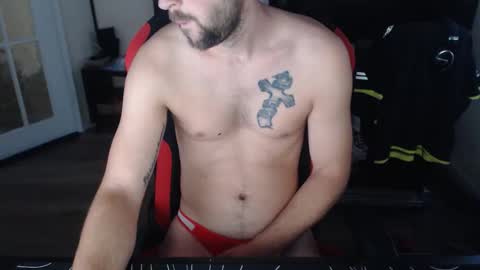 boy_t0y89 online show from October 29, 7:43 am