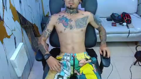boy_tatto77 online show from July 16, 1:53 am