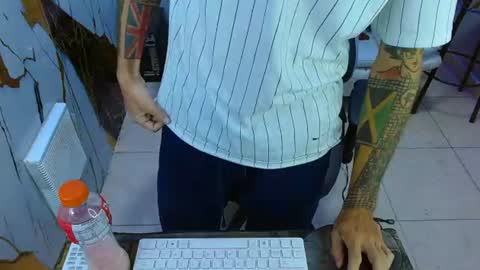 boy_tatto77 online show from July 17, 2:02 am