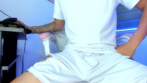 boyhornysex55 online show from November 1, 2:23 am