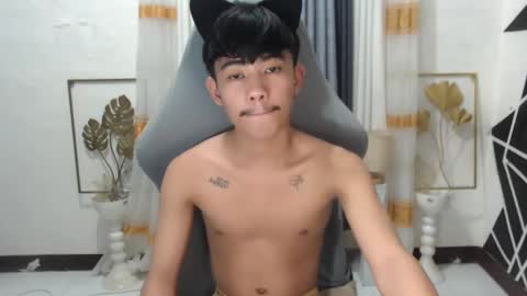 HI IM JAMES DONT FORGET GIVE ME THUMBS UP AND JOIN TO MY FANCLUB online show from December 5, 8:38 am