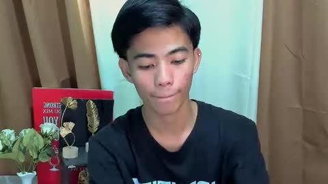 HI IM JAMES DONT FORGET GIVE ME THUMBS UP AND JOIN TO MY FANCLUB online show from October 21, 4:50 am