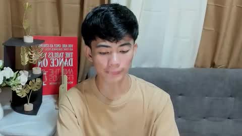 HI IM JAMES DONT FORGET GIVE ME THUMBS UP AND JOIN TO MY FANCLUB online show from September 24, 11:33 pm