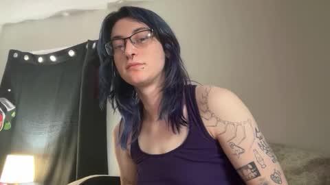 boywithbug online show from February 19, 6:07 pm