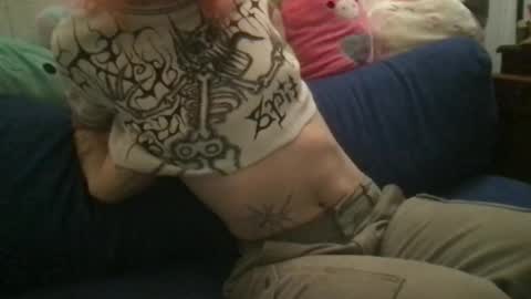 boywithbug online show from February 1, 3:30 am