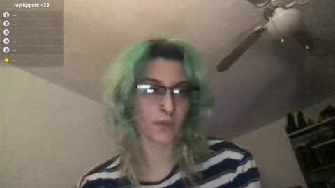 boywithbug online show from September 15, 2:13 am