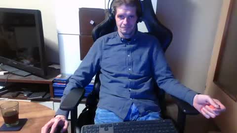 bponie1 online show from December 7, 11:18 pm