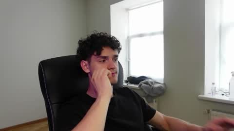BRAD HOLLOWAY online show from May 27, 7:38 am