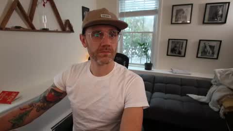 BradBronton online show from February 18, 7:35 pm