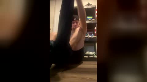 braden_thompson2012 online show from April 21, 6:59 pm