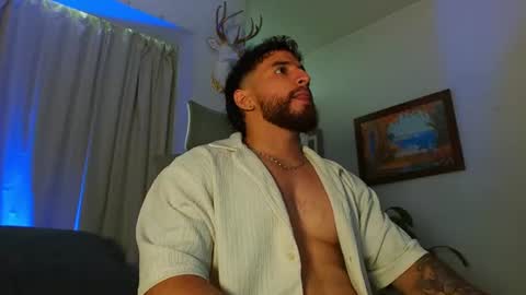 Bradley Martinez online show from July 16, 9:39 pm