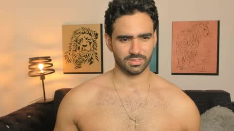 bradleymartin7 online show from March 31, 12:44 am