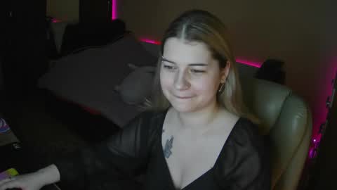 brandy_wow online show from April 2, 8:16 pm