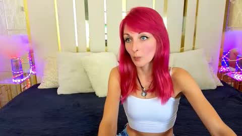 Brandybloomm online show from October 5, 7:10 pm